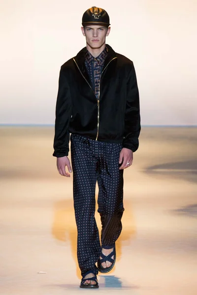 Look 37